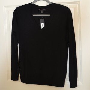 Banana Republic Merino V-Neck Sweater - NWT! XS